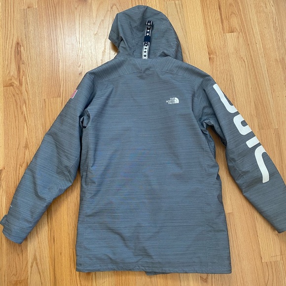 The North Face 2018 Winter Olympics Snowboard Jacket Mens Large - Picture 3 of 3